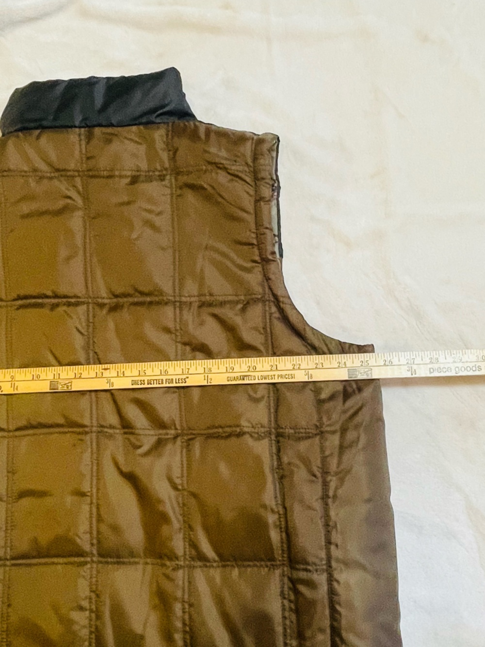Realtree Men's Camo XXL Puffer Reversible Vest - Brown/Green/Black Broken Zipper - Picture 12 of 16